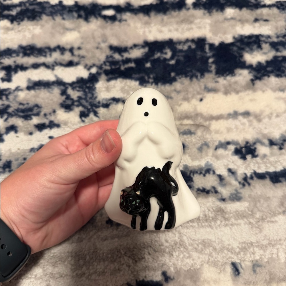 Ghost with Cat Ceramic Character Decorative Sculpture - Hyde and EEK! Boutique